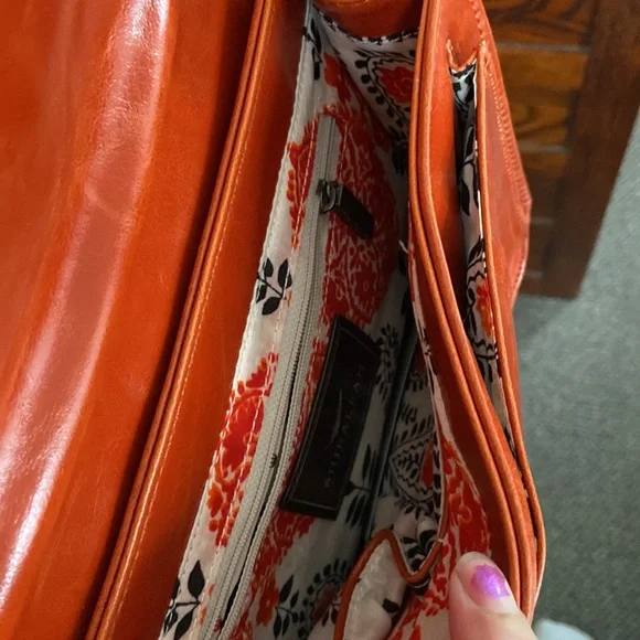 Vintage style orange vegan leather purse sale - Picture 7 of 9